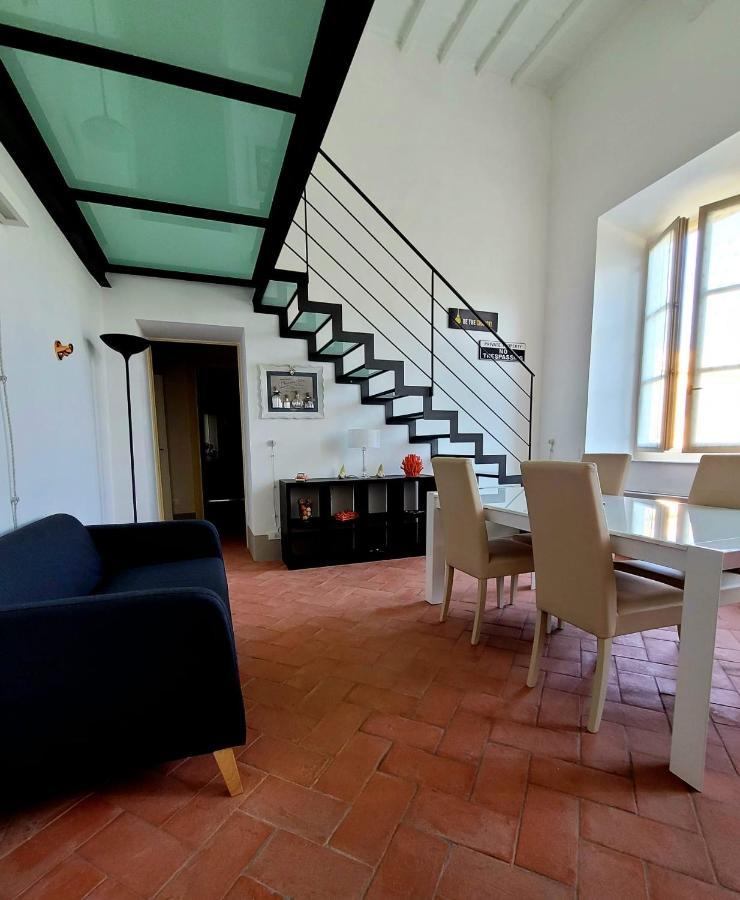 La Villa Apartments - Convenient For Sardinia And Corsica - 4 Beds - Private Parking Included With Camera Livorno Exterior foto