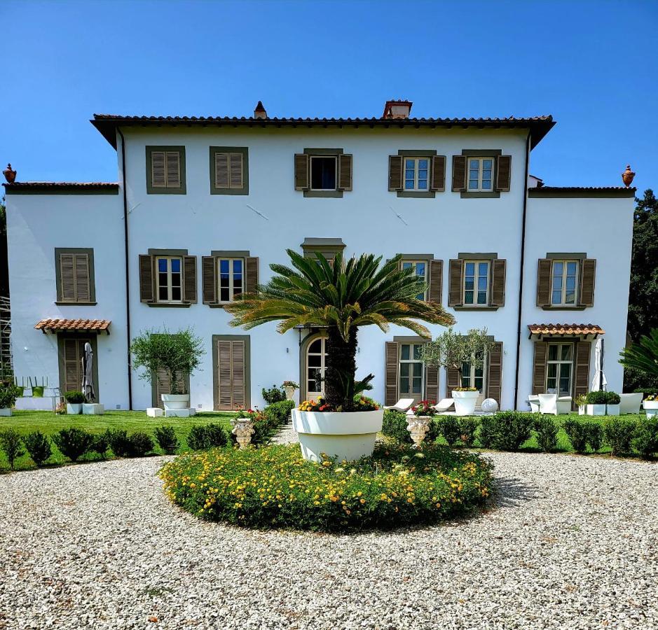 La Villa Apartments - Convenient For Sardinia And Corsica - 4 Beds - Private Parking Included With Camera Livorno Exterior foto